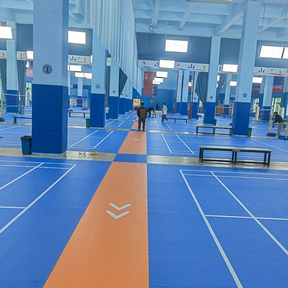 حصيرة محكمة كرة الريشة البلاست - مراجعة Badminton Logo وسعره