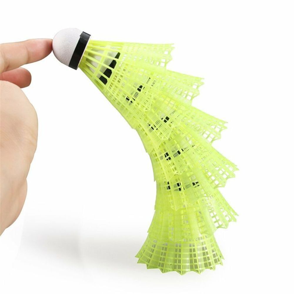 ريشات بادمنتون بلاستيكية متينة - مراجعة Badminton Nylon Shuttlecock وسعره