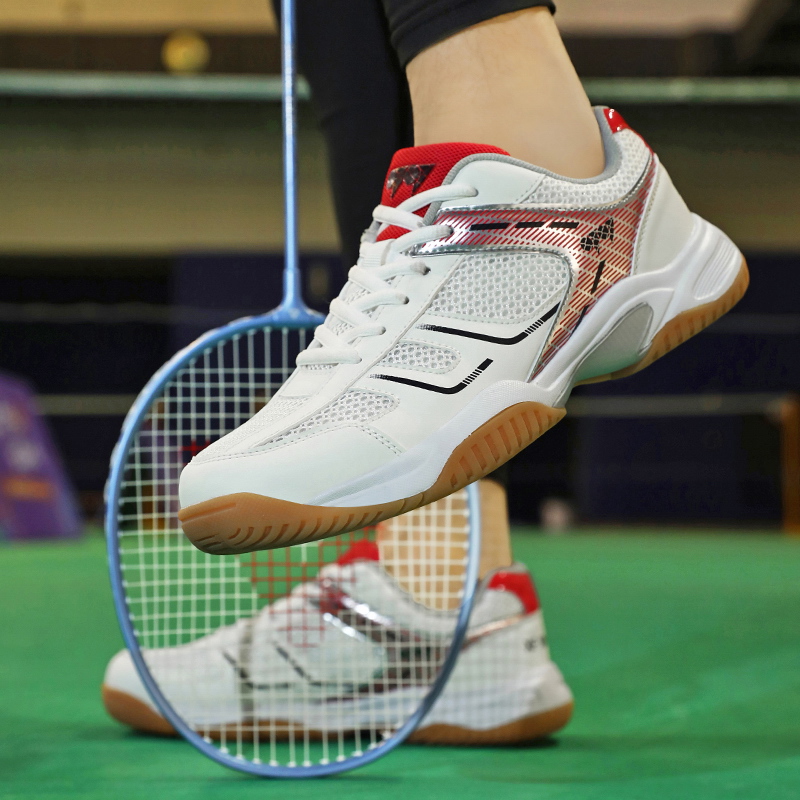 أحذية تنس الريشة الجديدة للرجا - مراجعة Badminton Umpire وسعره