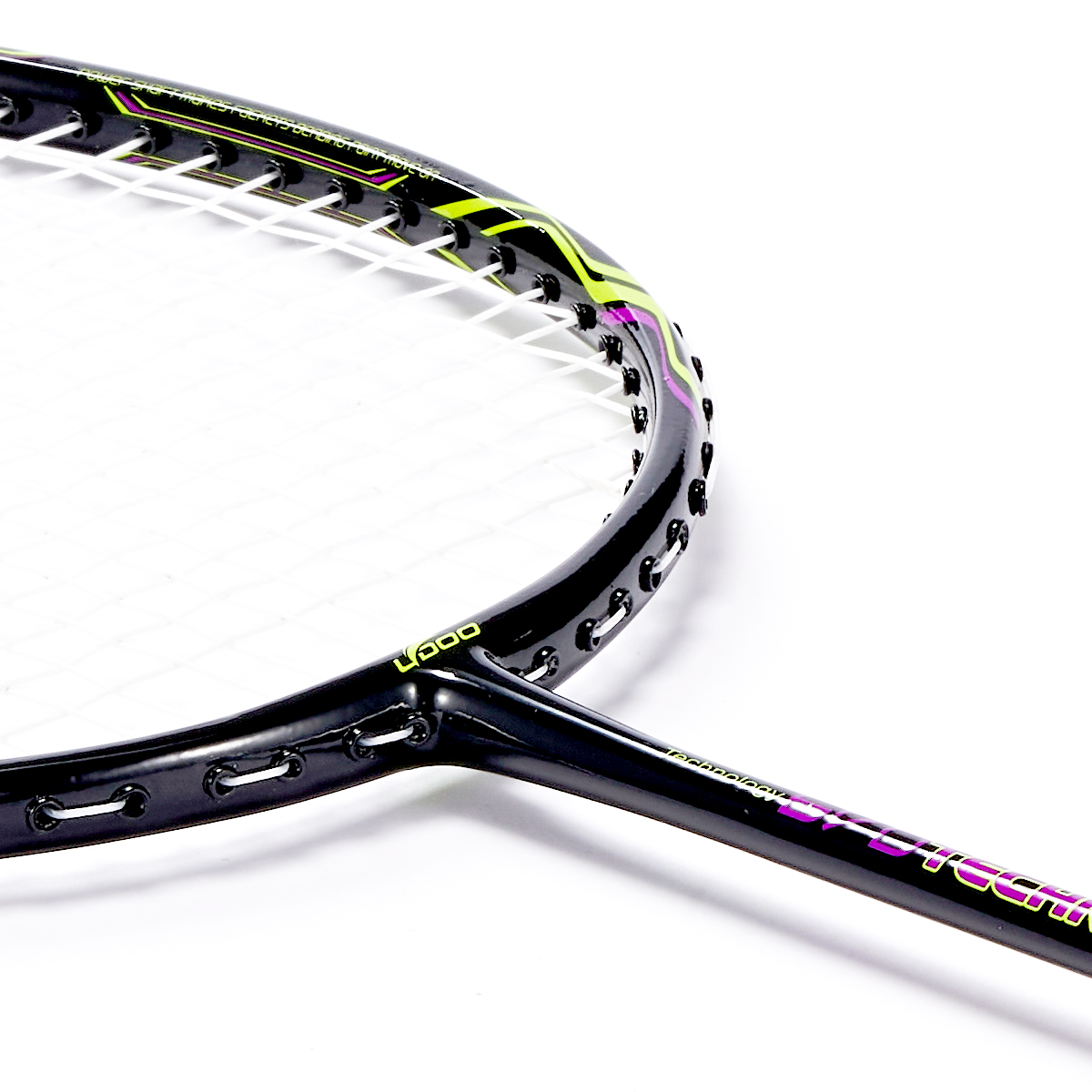 مضرب تنس الريشة UC670 3U مصنوع - مراجعة Badminton Junior وسعره