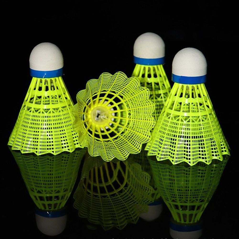 كرات بادمنتون مضيئة بتقنية LED - مراجعة Badminton Nylon Shuttlecock وسعره