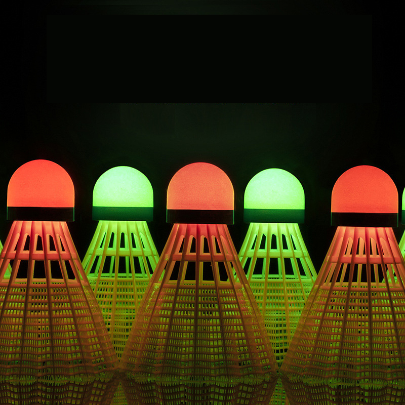 WELKIN 4 قطعة الليل المظلم LED - مراجعة Badminton Nylon Shuttlecock وسعره